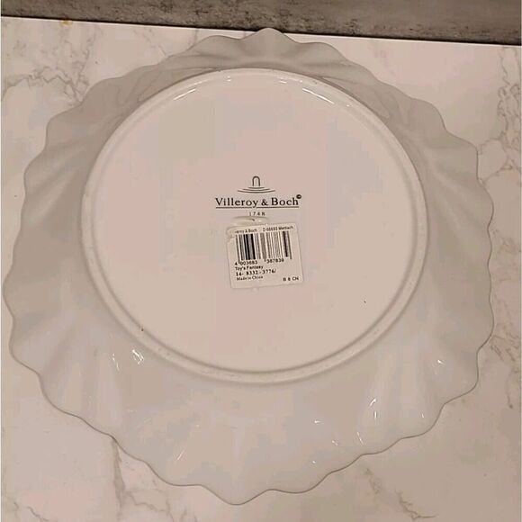 Villeroy & Boch 'Toy’s Fantasy' Santa w His Sack 9¾” x 1½" Scalloped Edge Bowl - Picture 8 of 8